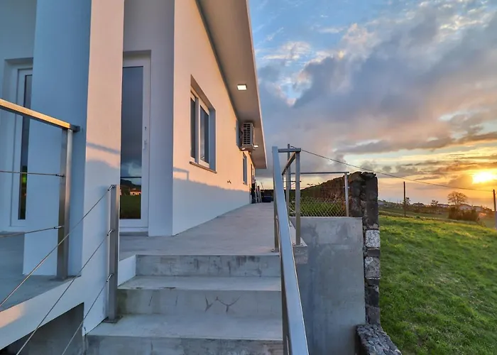 Alojamento de Acomodação e Pequeno-almoço Casa Baleia A Vista 3*